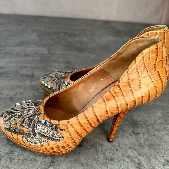 39.5 or 9 shoes. Dries Van Noten heels - Picture 9 of 10